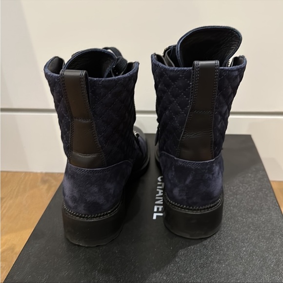 Chanel lace up combat boots in black and navy suede size 37.5 - Picture 11 of 11
